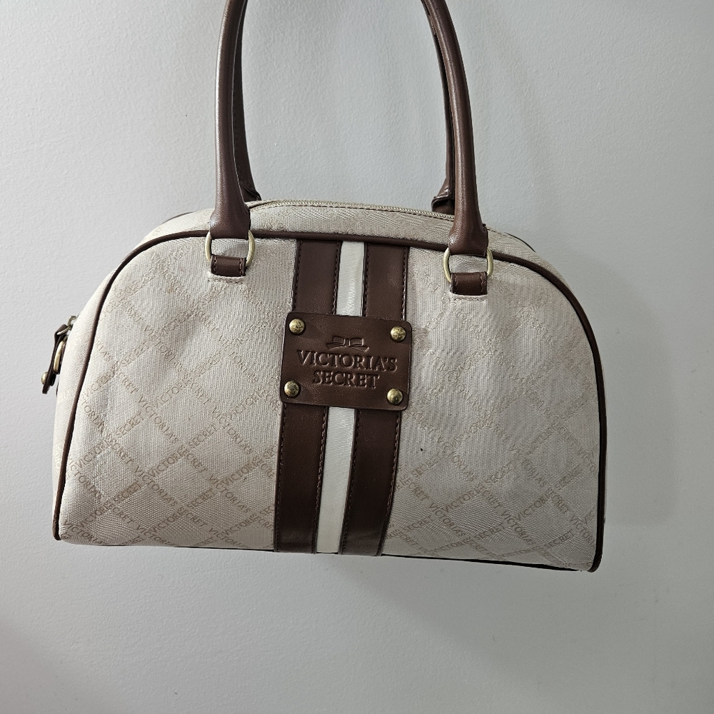 the vintage handbag